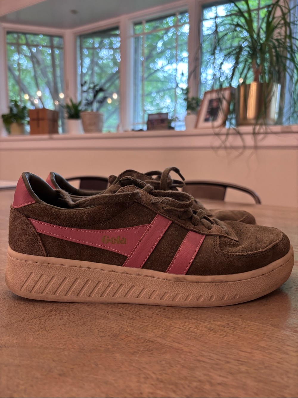 Gola Olive/Pink Suede Sneakers size 9